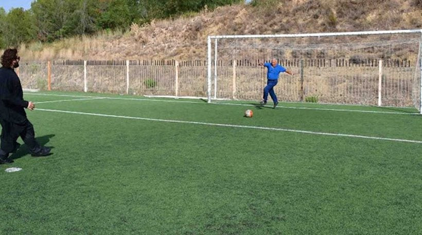 Ναύπλιο: Αγιασμός με εκτέλεση πέναλτι από ιερέα (βίντεο)